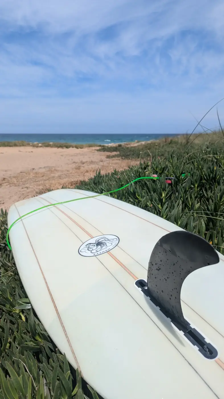We can help you arrange surf lessons or rent your own surfing equipment at Manas Slowliving