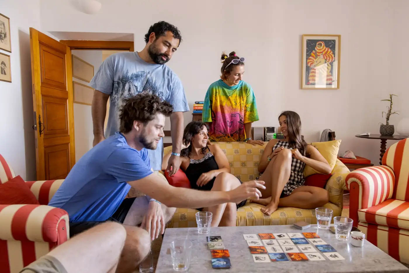 Residents playing games together at Manas Slowliving in Sines