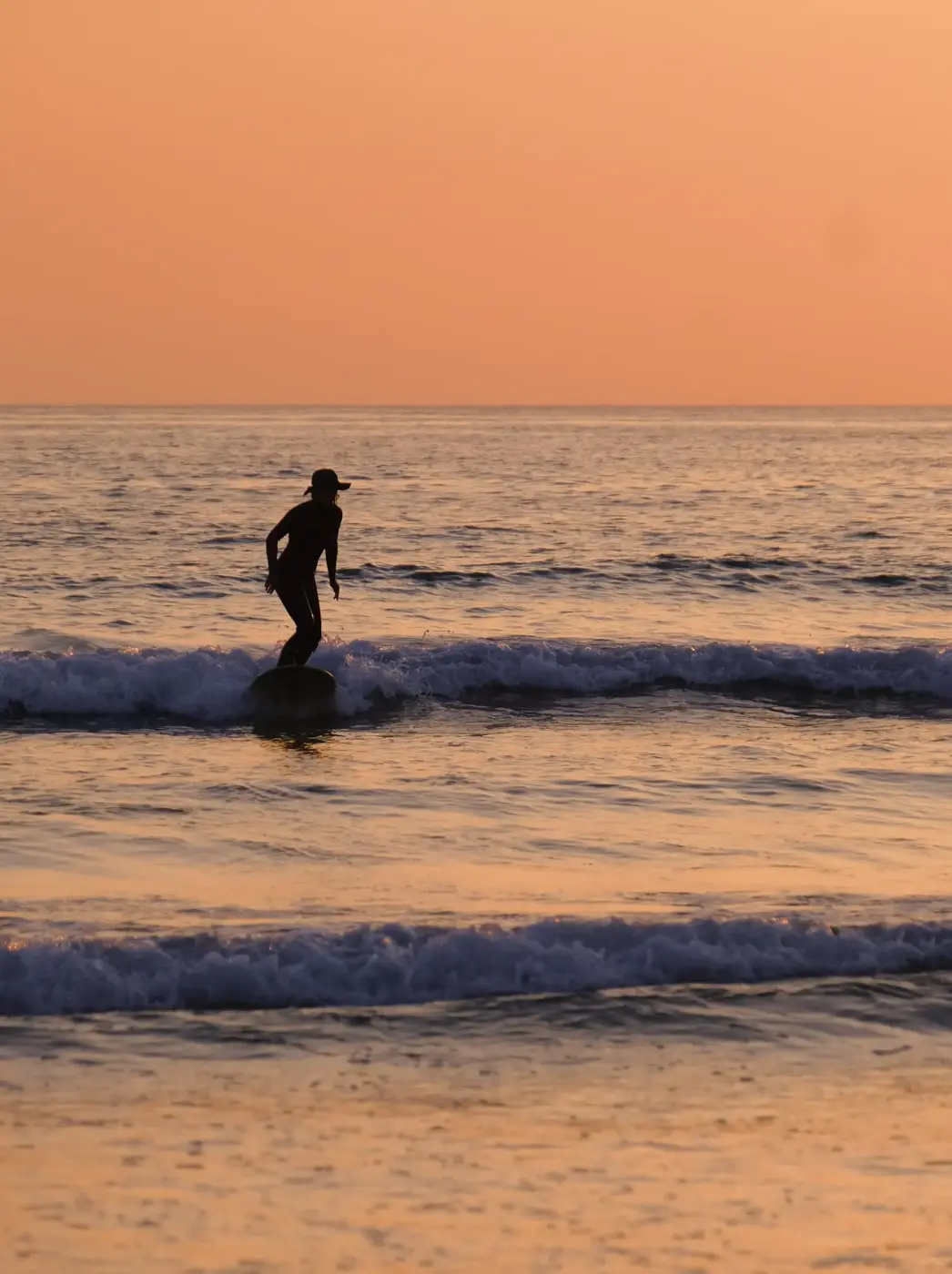 Surfing near Sines, Manas Slowliving